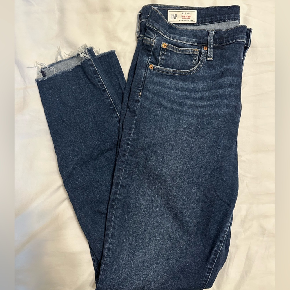 GAP True Skinny High Rise Distressed Hem Jeans